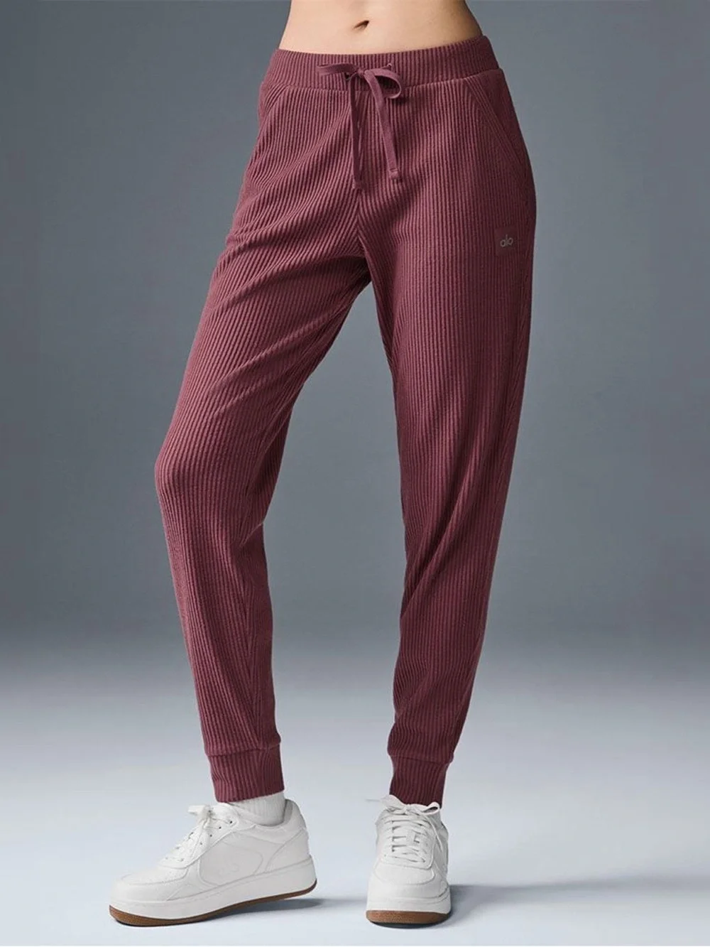 Alo Yoga Muse  Ribbed Jogger Pants Burgundy Truffle Size S